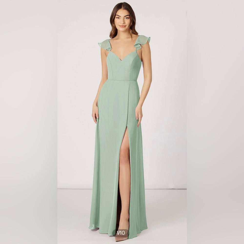 Azazie NWT Bridesmaid dress Everett in color Agave never worn size 6